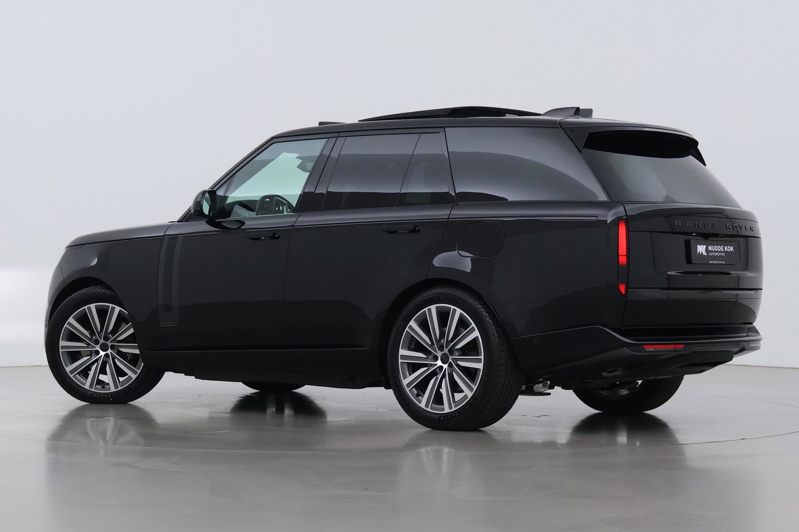 Land Rover Range Rover 3.0 P550e Autobiography | Meridian Signature | ClearSight | Shadow Exterior Pack | Massage | 22 Inch