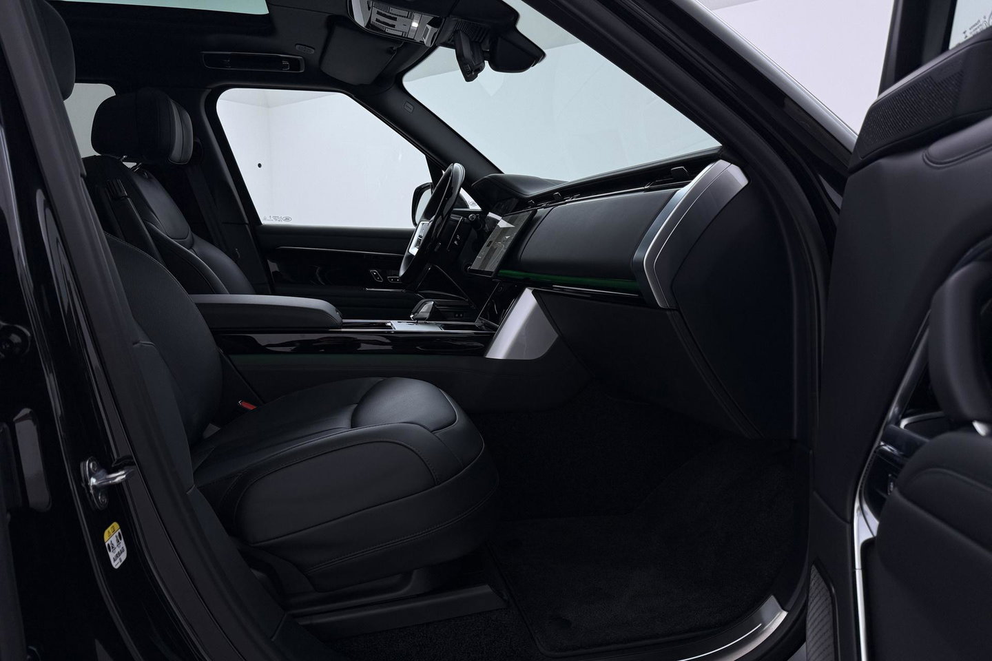 Land Rover Range Rover 3.0 P550e Autobiography | Meridian Signature | ClearSight | Shadow Exterior Pack | Massage | 22 Inch