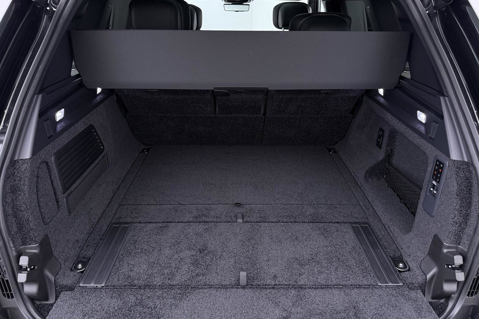 Land Rover Range Rover 3.0 P550e Autobiography | Meridian Signature | ClearSight | Shadow Exterior Pack | Massage | 22 Inch