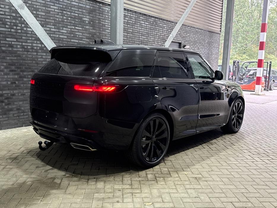 Land Rover Range Rover Sport P460e Dynamic HSE | 23 Inch | Meridian 3D Surround | ClearSight | Koelbox | Trekhaak | Massage+Ventilatie