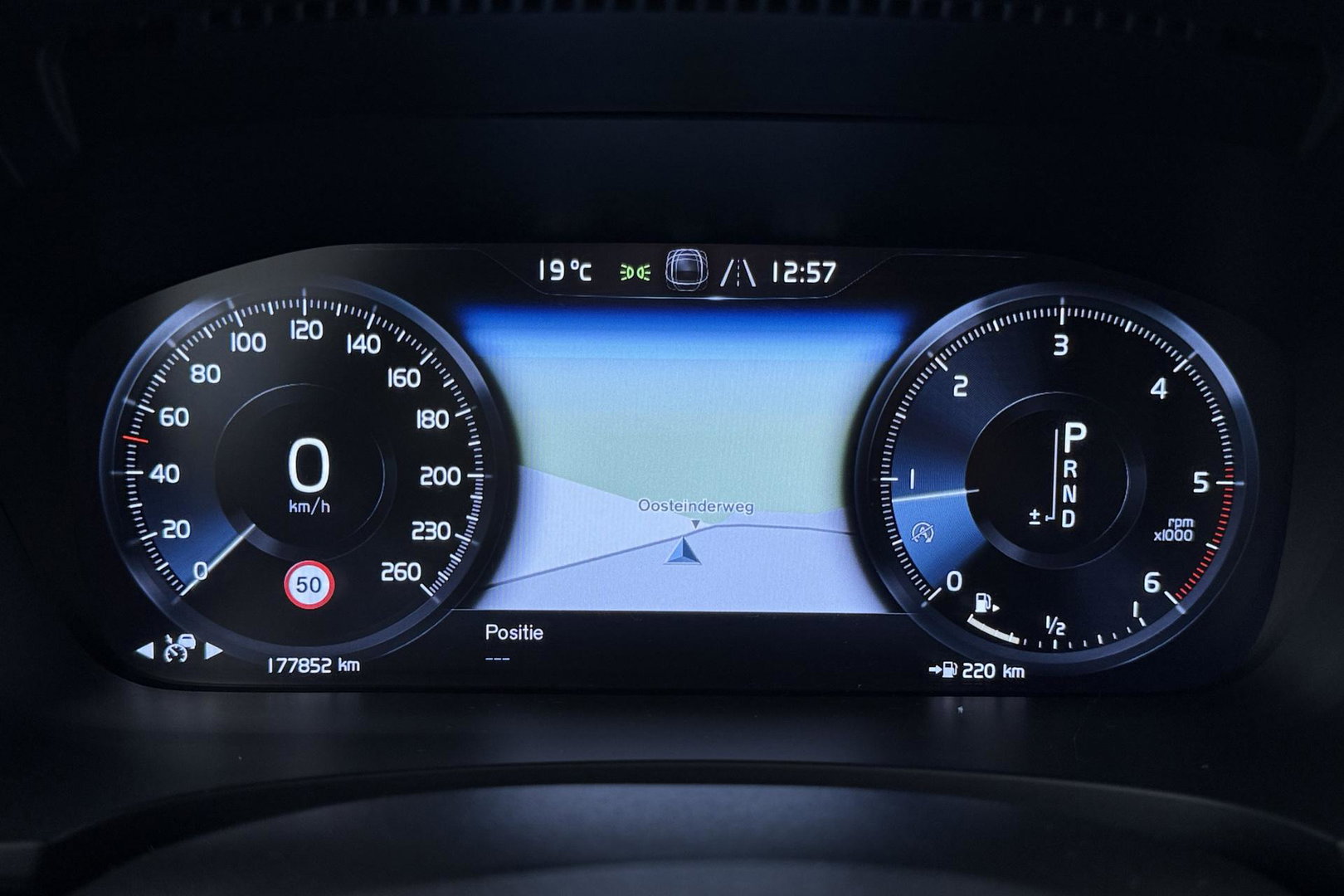 Volvo V90 2.0 D3 R-Design | ACC | Trekhaak | BLIS | Camera | Stoel+Stuurverwarming | 19 Inch