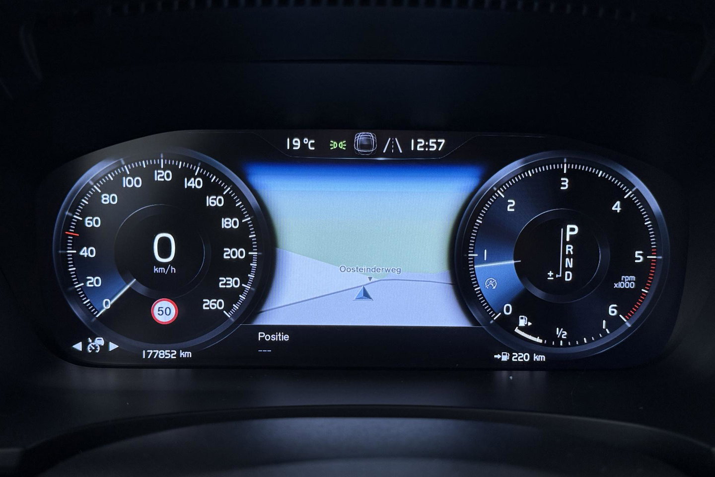 Volvo V90 2.0 D3 R-Design | ACC | Trekhaak | BLIS | Camera | Stoel+Stuurverwarming | 19 Inch