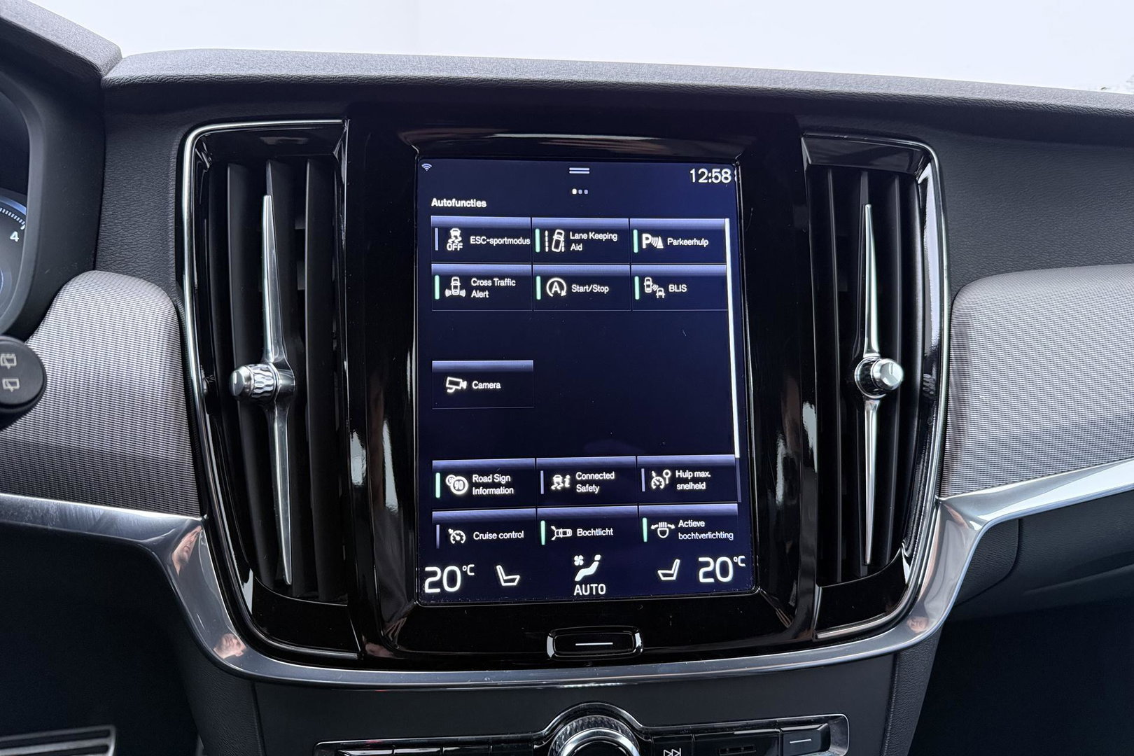 Volvo V90 2.0 D3 R-Design | ACC | Trekhaak | BLIS | Camera | Stoel+Stuurverwarming | 19 Inch