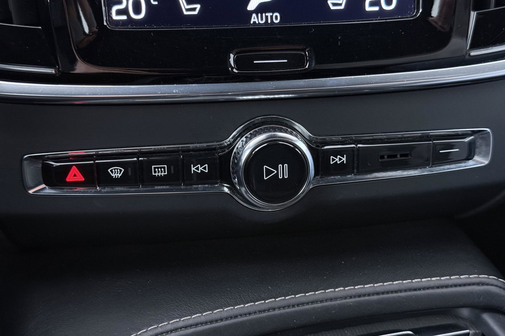 Volvo V90 2.0 D3 R-Design | ACC | Trekhaak | BLIS | Camera | Stoel+Stuurverwarming | 19 Inch