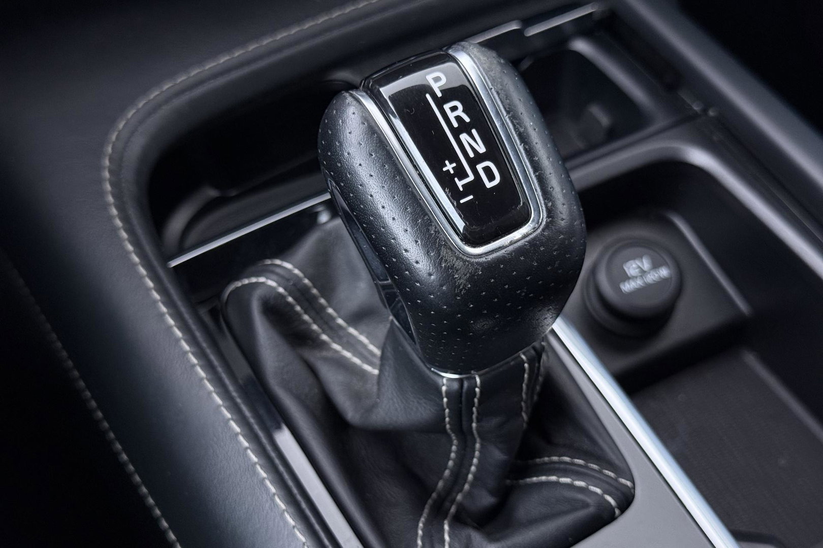 Volvo V90 2.0 D3 R-Design | ACC | Trekhaak | BLIS | Camera | Stoel+Stuurverwarming | 19 Inch