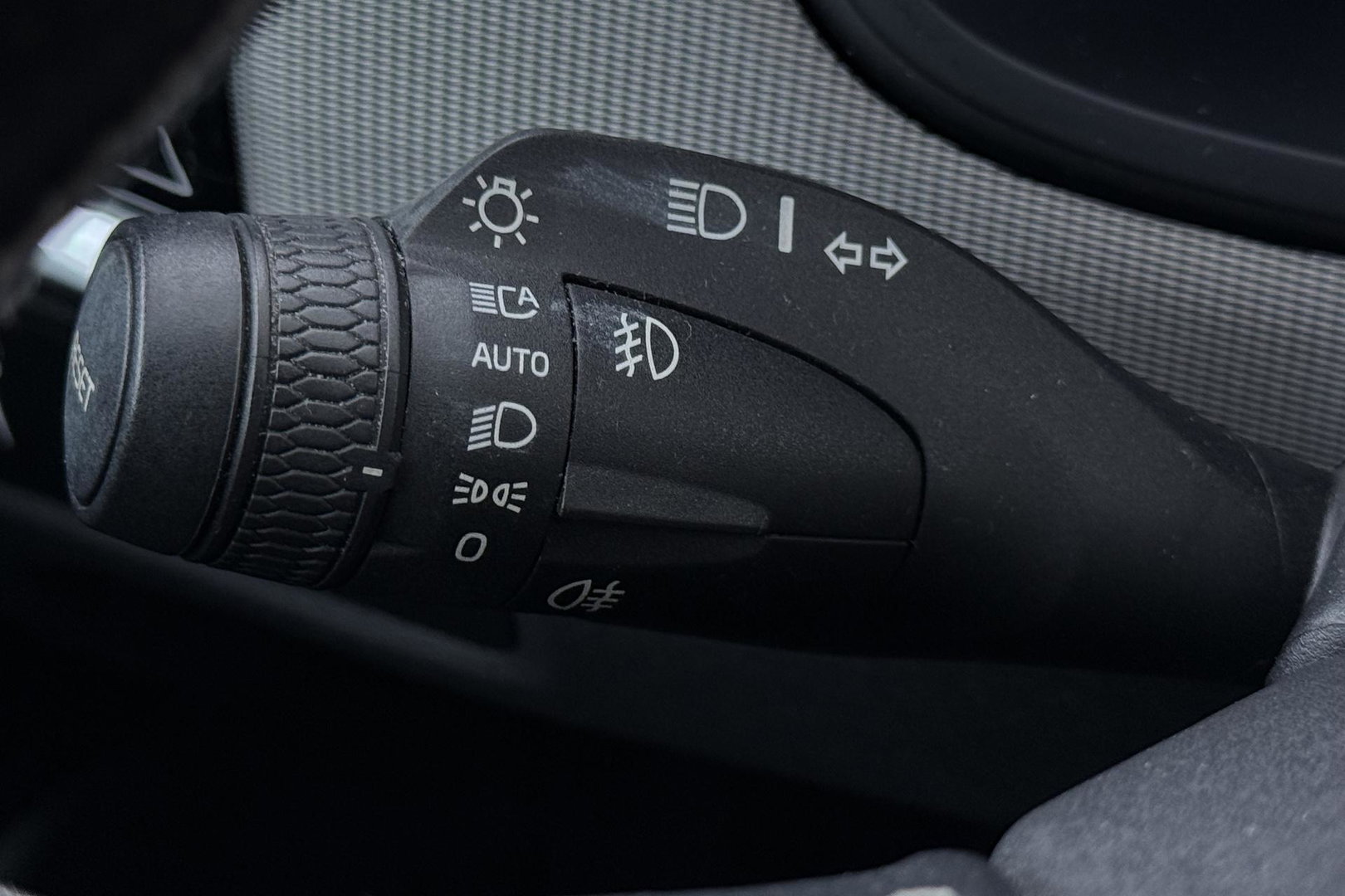 Volvo V90 2.0 D3 R-Design | ACC | Trekhaak | BLIS | Camera | Stoel+Stuurverwarming | 19 Inch
