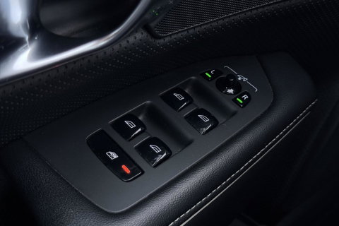 Volvo V90 2.0 D3 R-Design | ACC | Trekhaak | BLIS | Camera | Stoel+Stuurverwarming | 19 Inch
