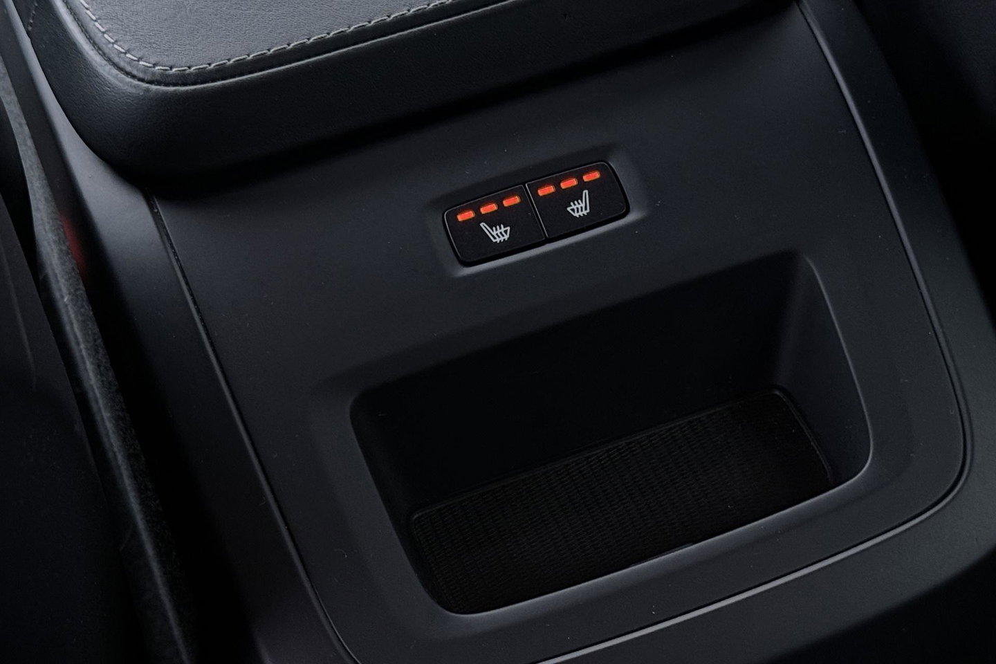 Volvo V90 2.0 D3 R-Design | ACC | Trekhaak | BLIS | Camera | Stoel+Stuurverwarming | 19 Inch