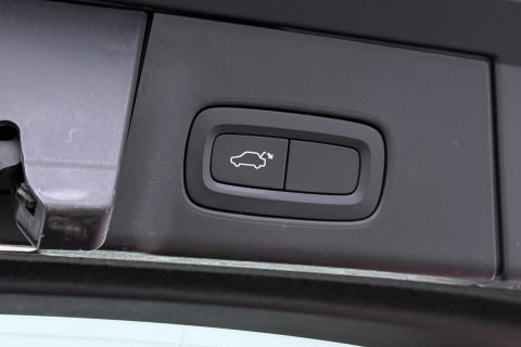 Volvo V90 2.0 D3 R-Design | ACC | Trekhaak | BLIS | Camera | Stoel+Stuurverwarming | 19 Inch