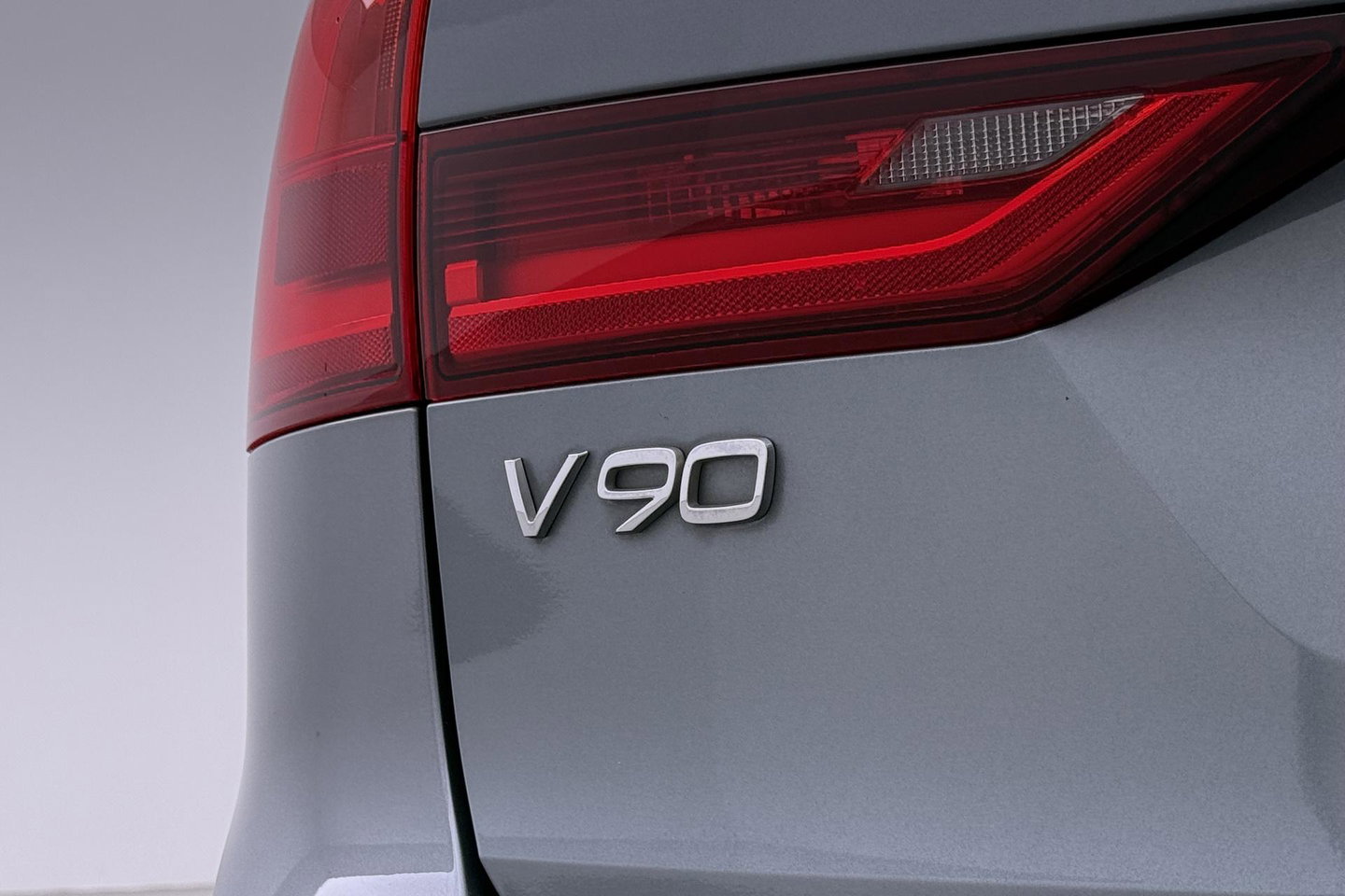 Volvo V90 2.0 D3 R-Design | ACC | Trekhaak | BLIS | Camera | Stoel+Stuurverwarming | 19 Inch