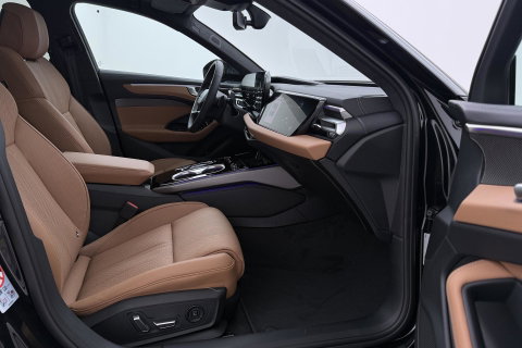 Audi A6 S edition Competition Quattro | Passenger Display | B&O | Panoramadak | 360° Camera | Massage+Ventilatie | Trekhaak | 21 Inch