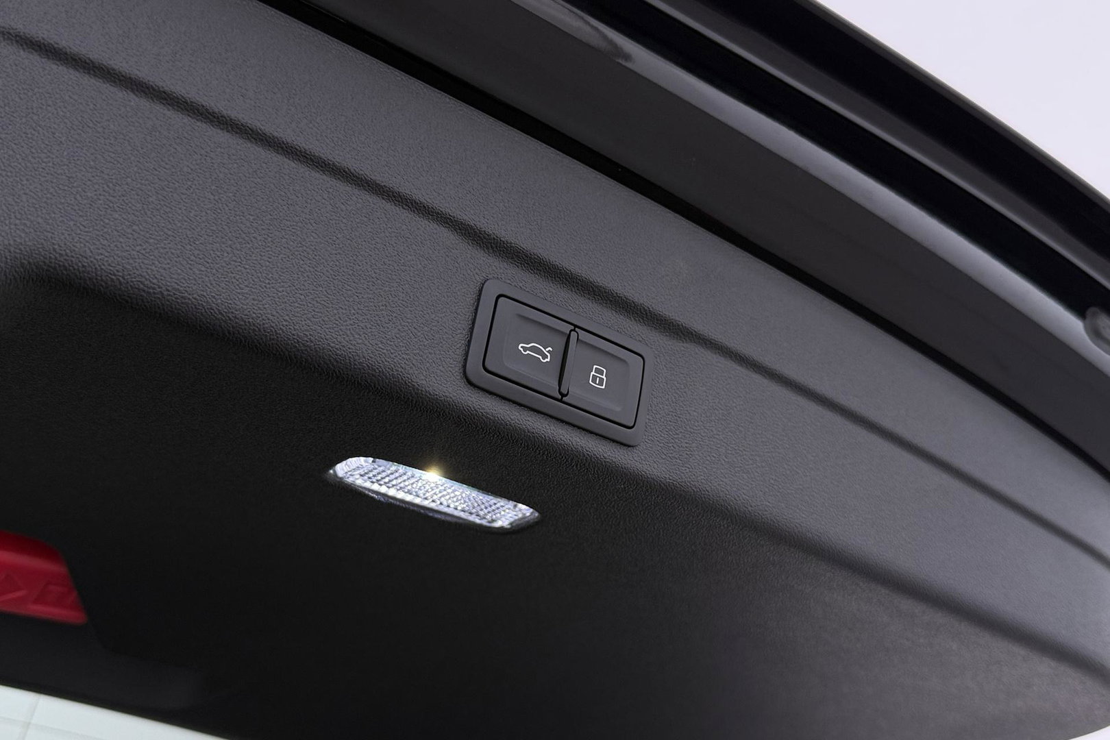 Audi A6 S edition Competition Quattro | Passenger Display | B&O | Panoramadak | 360° Camera | Massage+Ventilatie | Trekhaak | 21 Inch