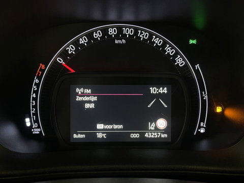 Toyota Aygo X 1.0 VVT-i MT Play | Adaptieve Cruise Control | Achteruitrijcamera | Bluetooth | Airconditioning |