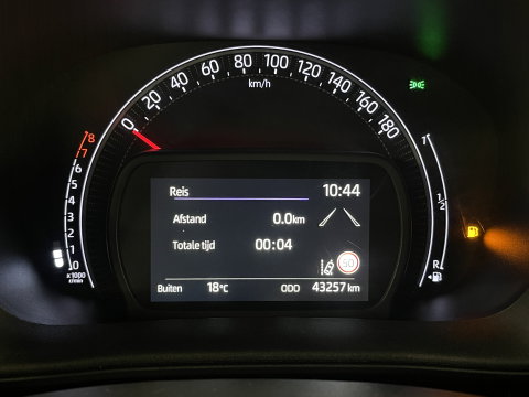 Toyota Aygo X 1.0 VVT-i MT Play | Adaptieve Cruise Control | Achteruitrijcamera | Bluetooth | Airconditioning |