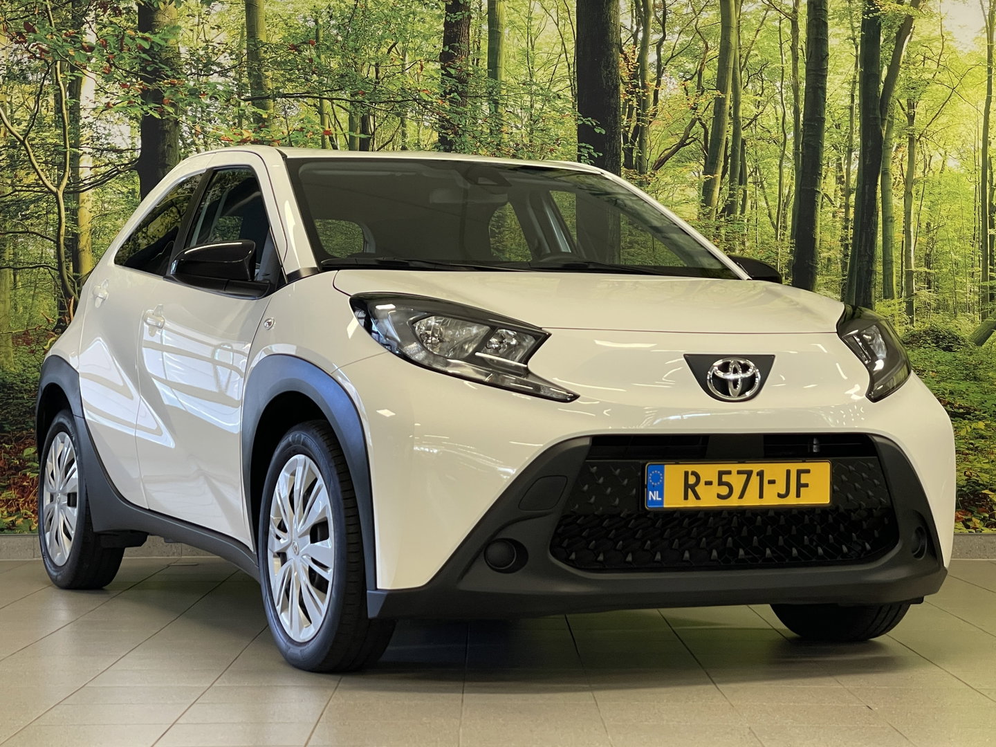 Toyota Aygo X 1.0 VVT-i MT Play | Adaptieve Cruise Control | Achteruitrijcamera | Bluetooth | Airconditioning |