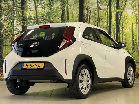 Toyota Aygo X 1.0 VVT-i MT Play | Adaptieve Cruise Control | Achteruitrijcamera | Bluetooth | Airconditioning |
