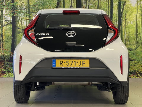 Toyota Aygo X 1.0 VVT-i MT Play | Adaptieve Cruise Control | Achteruitrijcamera | Bluetooth | Airconditioning |
