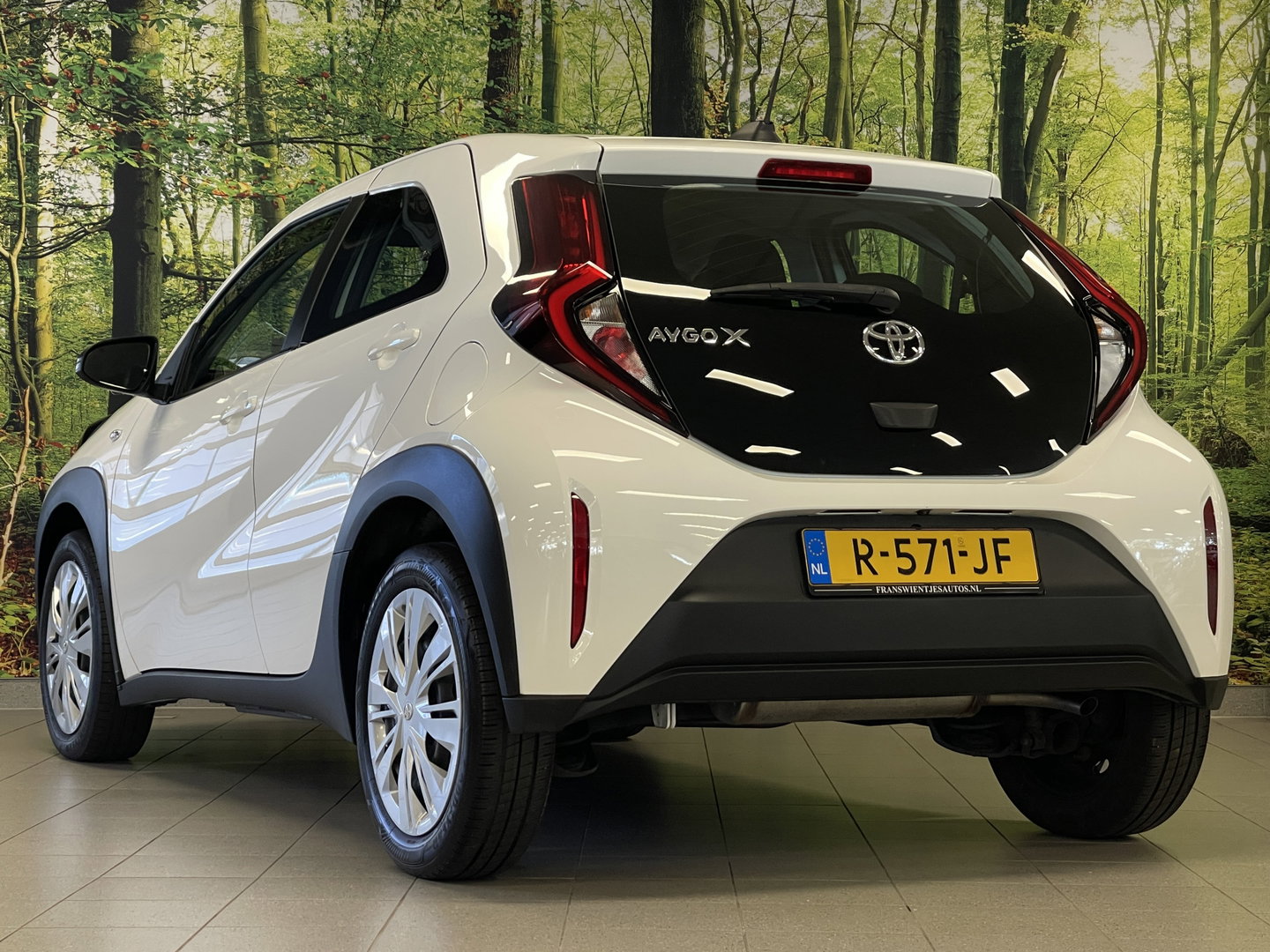 Toyota Aygo X 1.0 VVT-i MT Play | Adaptieve Cruise Control | Achteruitrijcamera | Bluetooth | Airconditioning |