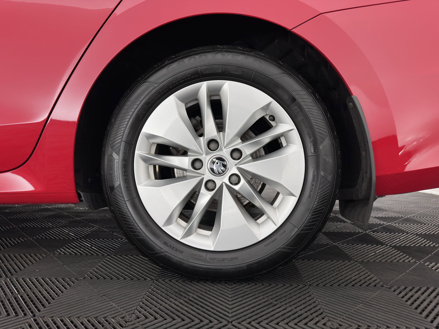 Škoda Octavia 1.0 e-TSI Sport Business (INCL.BTW) Aut. *FULL-LED | DIGI-COCKPIT | SPORT-SEATS | NAVI-FULLMAP | SHIFT-PADDLES | PRIVACY-GLASS | DAB+ | ECC | PDC | CRUISE | 16''ALU | TOWBAR*