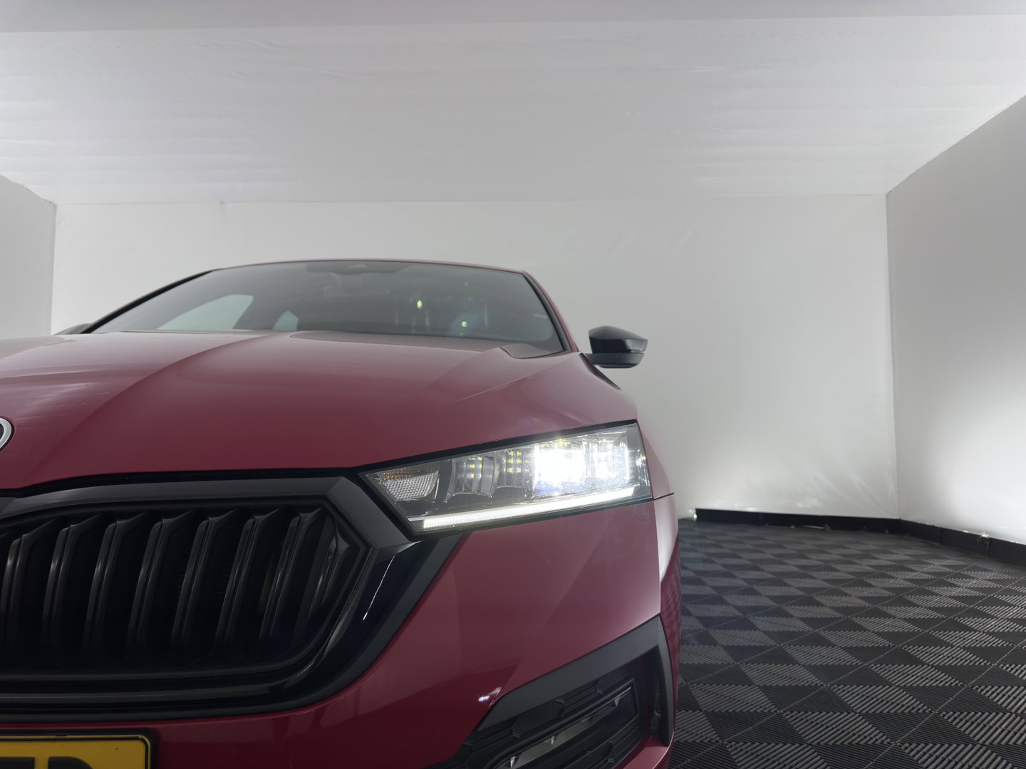 Škoda Octavia 1.0 e-TSI Sport Business (INCL.BTW) Aut. *FULL-LED | DIGI-COCKPIT | SPORT-SEATS | NAVI-FULLMAP | SHIFT-PADDLES | PRIVACY-GLASS | DAB+ | ECC | PDC | CRUISE | 16''ALU | TOWBAR*