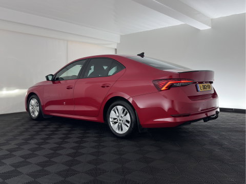 Škoda Octavia 1.0 e-TSI Sport Business (INCL.BTW) Aut. *FULL-LED | DIGI-COCKPIT | SPORT-SEATS | NAVI-FULLMAP | SHIFT-PADDLES | PRIVACY-GLASS | DAB+ | ECC | PDC | CRUISE | 16''ALU | TOWBAR*
