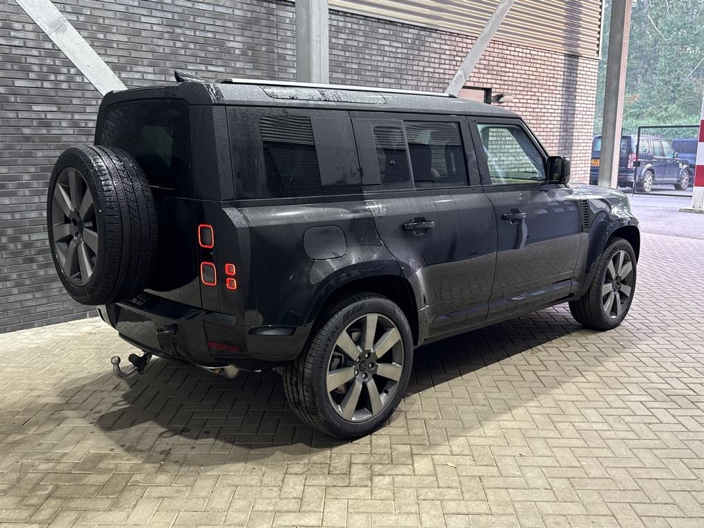 Land Rover Defender 110 P300e X-Dynamic HSE | FACELIFT | 22 Inch | ClearSight | Meridian Surround | Head-Up | Trekhaak | Koelbox