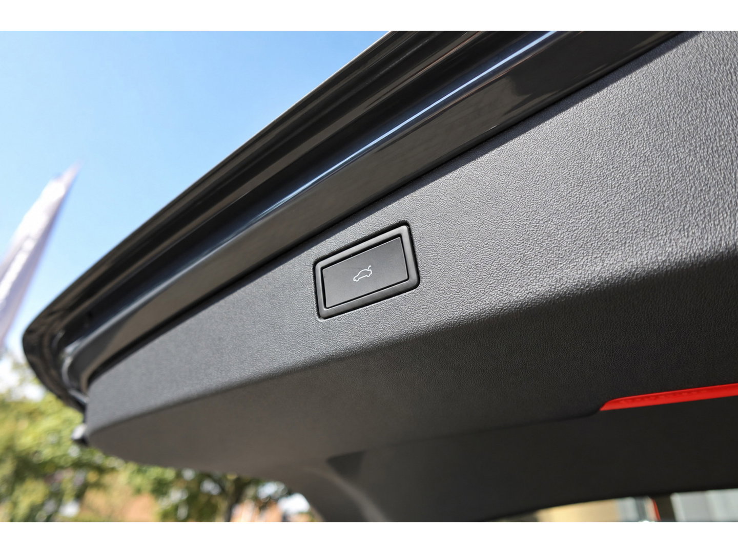 Volkswagen Tiguan 1.5 eTSI R-Line Edition PANO KEYLESS 360