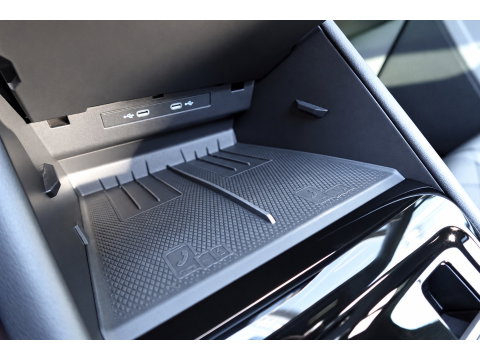 Volkswagen Tiguan 1.5 eTSI R-Line Edition PANO KEYLESS 360