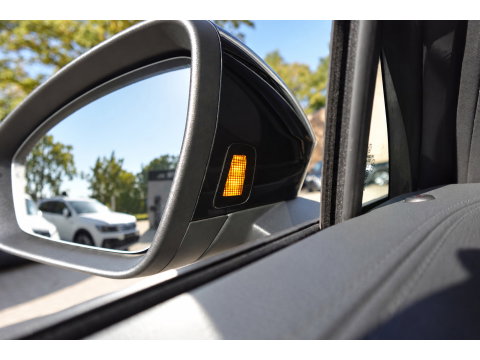 Volkswagen Tiguan 1.5 eTSI R-Line Edition PANO KEYLESS 360