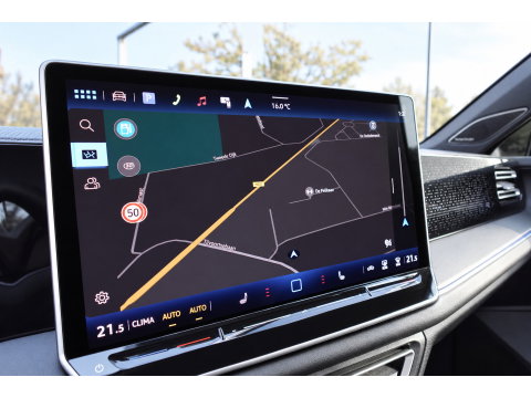 Volkswagen Tiguan 1.5 eTSI R-Line Edition PANO KEYLESS 360