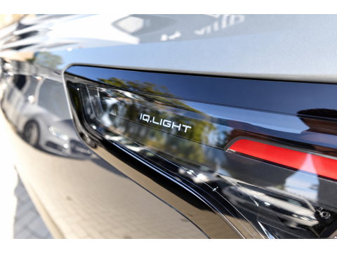 Volkswagen Tiguan 1.5 eTSI R-Line Edition PANO KEYLESS 360