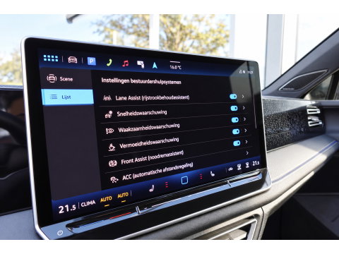 Volkswagen Tiguan 1.5 eTSI R-Line Edition PANO KEYLESS 360