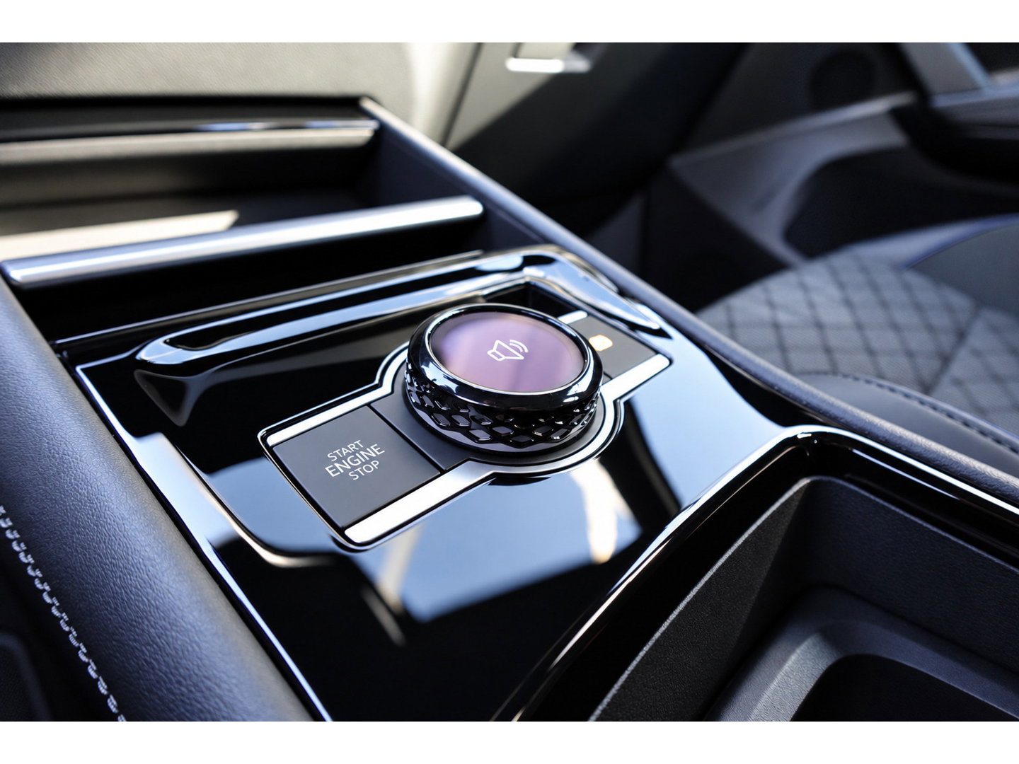Volkswagen Tiguan 1.5 eTSI R-Line Edition PANO KEYLESS 360