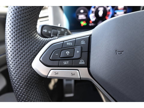 Volkswagen Tiguan 1.5 eTSI R-Line Edition PANO KEYLESS 360