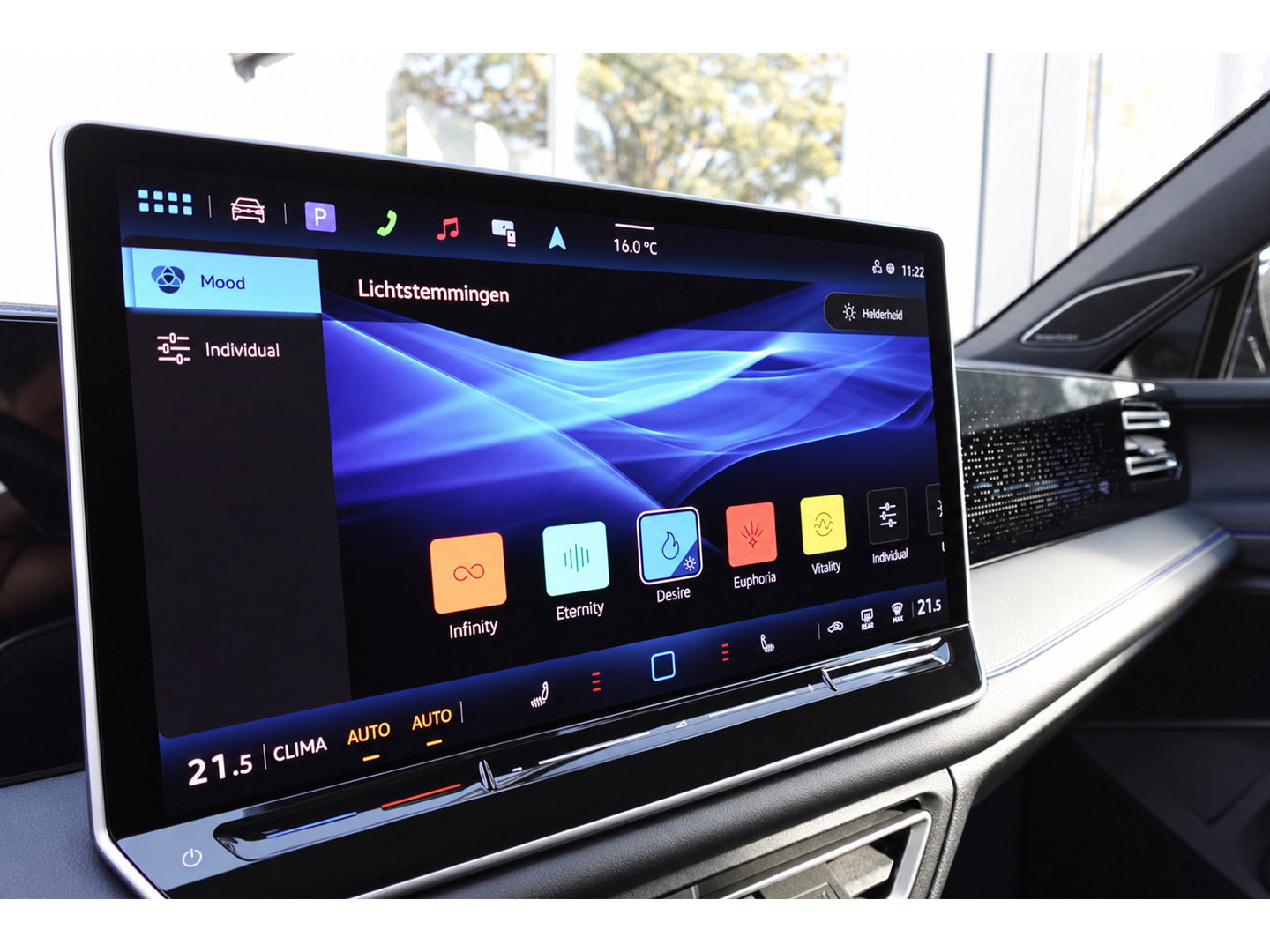 Volkswagen Tiguan 1.5 eTSI R-Line Edition PANO KEYLESS 360