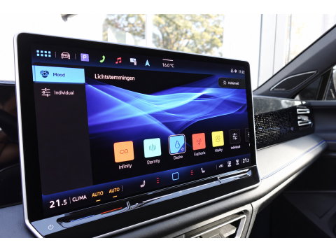 Volkswagen Tiguan 1.5 eTSI R-Line Edition PANO KEYLESS 360