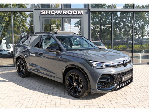 Volkswagen Tiguan 1.5 eTSI R-Line Edition PANO KEYLESS 360