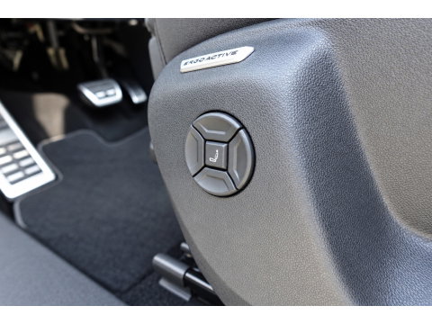 Volkswagen Tiguan 1.5 eTSI R-Line Edition PANO KEYLESS 360