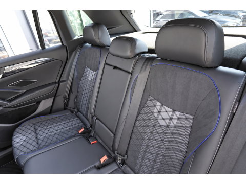 Volkswagen Tiguan 1.5 eTSI R-Line Edition PANO KEYLESS 360