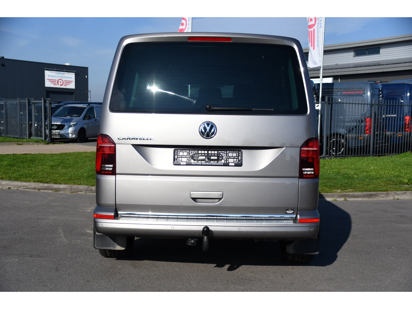 Volkswagen Transporter 2.0 TDI L2H1 30 DC Caravelle Virtual, Adaptieve Cruise, Camera, 2 x Electrische deur, 199pk, LED, Leder, Clima, Stoelverwarming, Carplay, Automaat, Uniek!