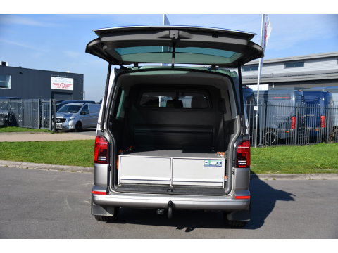 Volkswagen Transporter 2.0 TDI L2H1 30 DC Caravelle Virtual, Adaptieve Cruise, Camera, 2 x Electrische deur, 199pk, LED, Leder, Clima, Stoelverwarming, Carplay, Automaat, Uniek!