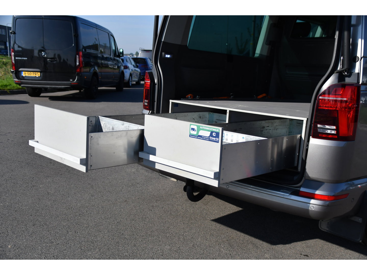 Volkswagen Transporter 2.0 TDI L2H1 30 DC Caravelle Virtual, Adaptieve Cruise, Camera, 2 x Electrische deur, 199pk, LED, Leder, Clima, Stoelverwarming, Carplay, Automaat, Uniek!