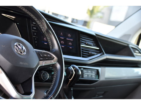 Volkswagen Transporter 2.0 TDI L2H1 30 DC Caravelle Virtual, Adaptieve Cruise, Camera, 2 x Electrische deur, 199pk, LED, Leder, Clima, Stoelverwarming, Carplay, Automaat, Uniek!