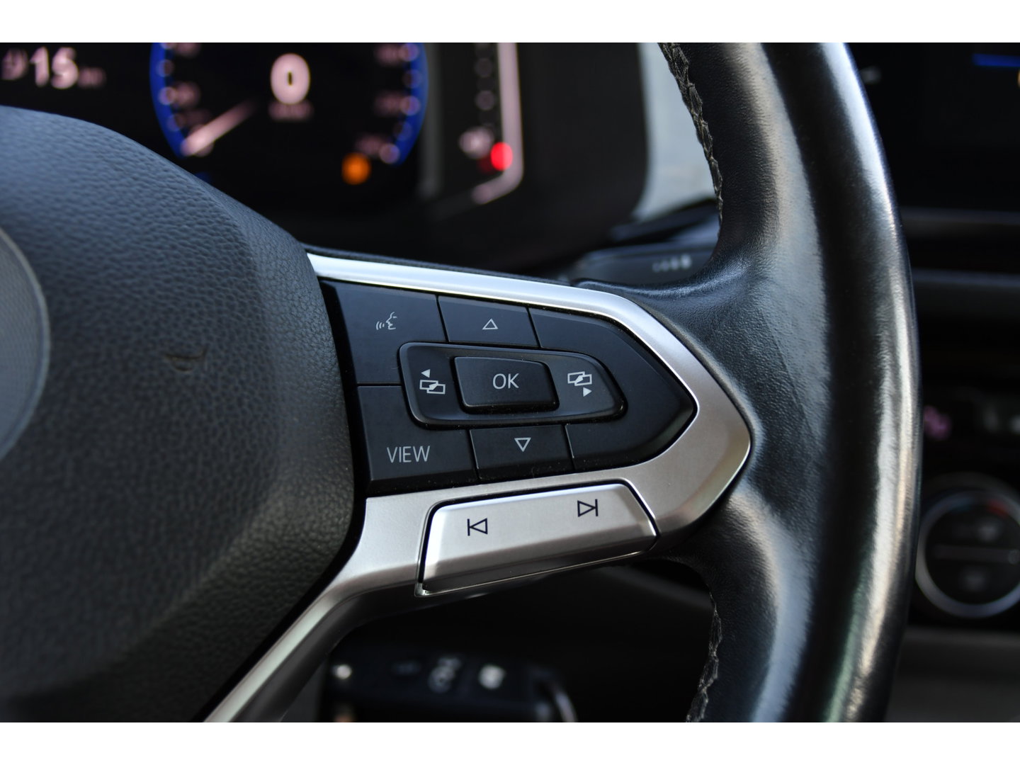 Volkswagen Transporter 2.0 TDI L2H1 30 DC Caravelle Virtual, Adaptieve Cruise, Camera, 2 x Electrische deur, 199pk, LED, Leder, Clima, Stoelverwarming, Carplay, Automaat, Uniek!