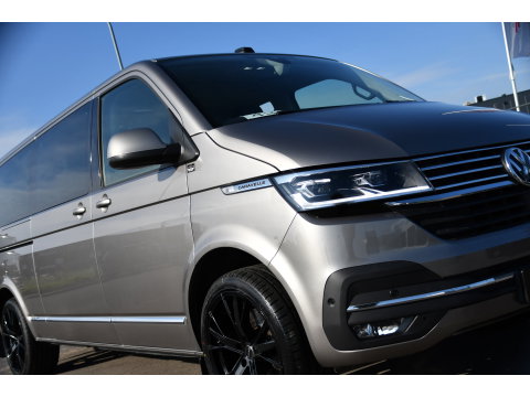 Volkswagen Transporter 2.0 TDI L2H1 30 DC Caravelle Virtual, Adaptieve Cruise, Camera, 2 x Electrische deur, 199pk, LED, Leder, Clima, Stoelverwarming, Carplay, Automaat, Uniek!