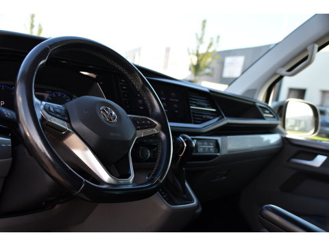 Volkswagen Transporter 2.0 TDI L2H1 30 DC Caravelle Virtual, Adaptieve Cruise, Camera, 2 x Electrische deur, 199pk, LED, Leder, Clima, Stoelverwarming, Carplay, Automaat, Uniek!