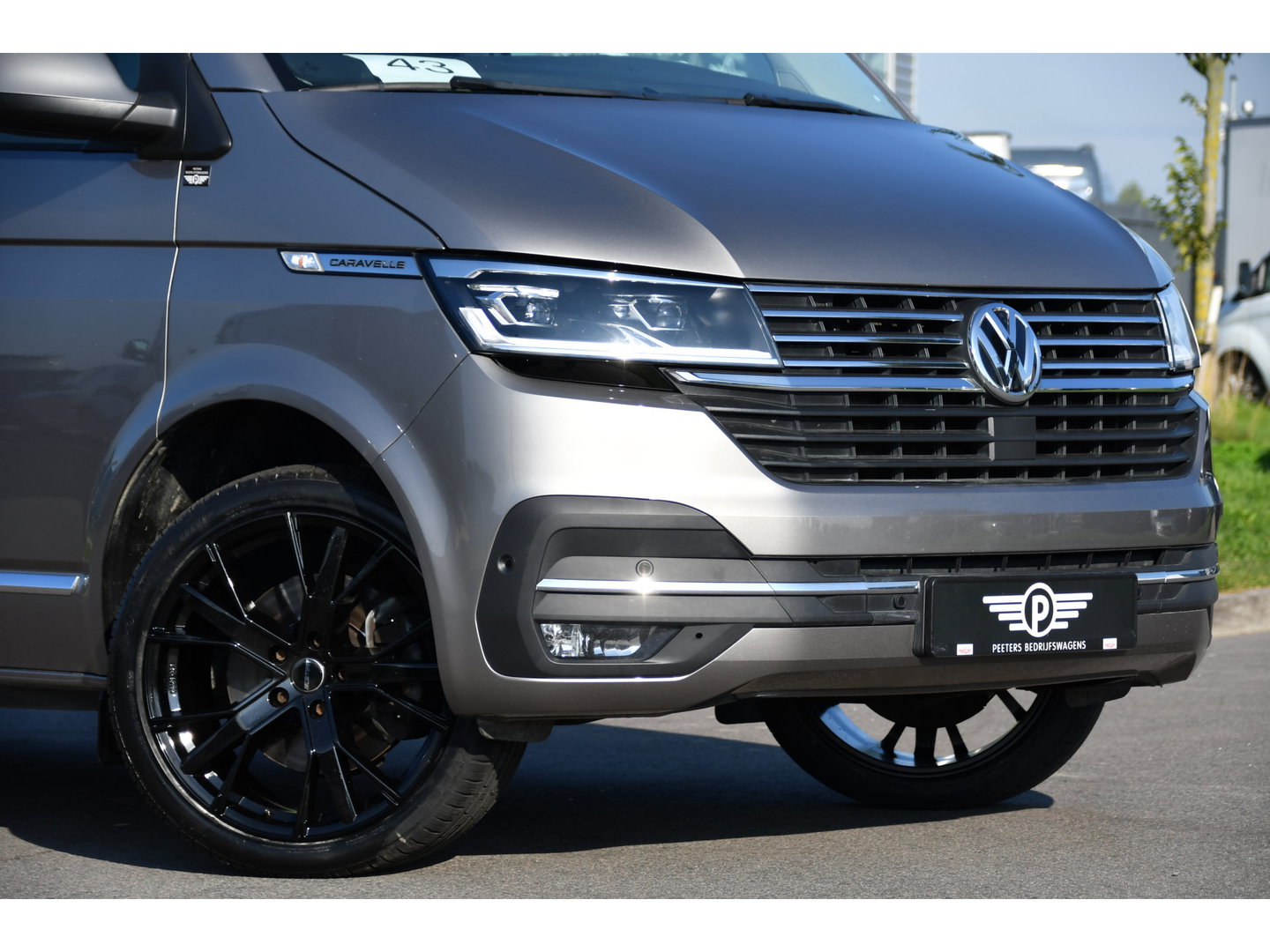 Volkswagen Transporter 2.0 TDI L2H1 30 DC Caravelle Virtual, Adaptieve Cruise, Camera, 2 x Electrische deur, 199pk, LED, Leder, Clima, Stoelverwarming, Carplay, Automaat, Uniek!