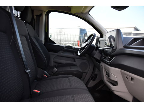 Ford Transit Custom 300 2.0 TDCI L1H1 Black Edition Cruise, Camera, Carplay, LED, 136pk, Automaat, NAVI, Airco, Multimedia, Uniek!