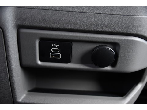 Ford Transit Custom 300 2.0 TDCI L1H1 Black Edition Cruise, Camera, Carplay, LED, 136pk, Automaat, NAVI, Airco, Multimedia, Uniek!