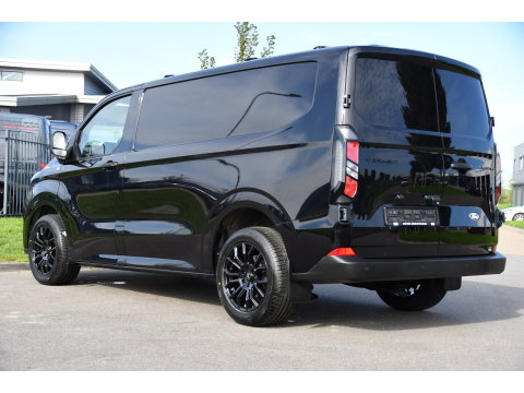 Ford Transit Custom 300 2.0 TDCI L1H1 Black Edition Cruise, Camera, Carplay, LED, 136pk, Automaat, NAVI, Airco, Multimedia, Uniek!